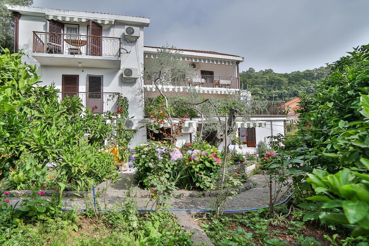 Sofija Apartments Sveti Stefan Bagian luar foto