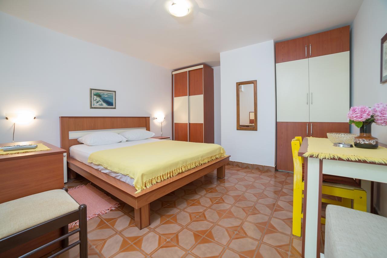 Sofija Apartments Sveti Stefan Bagian luar foto