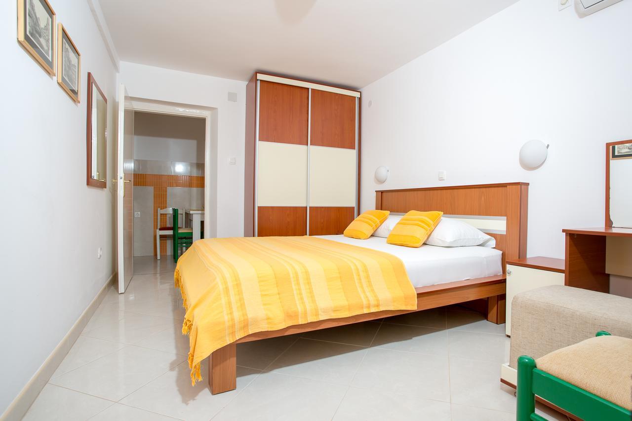 Sofija Apartments Sveti Stefan Bagian luar foto