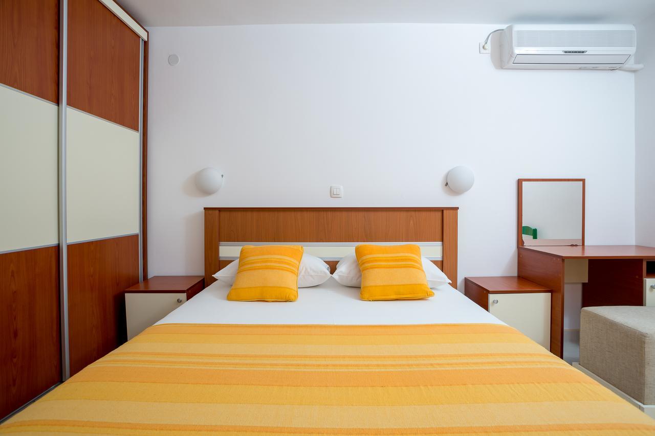 Sofija Apartments Sveti Stefan Bagian luar foto