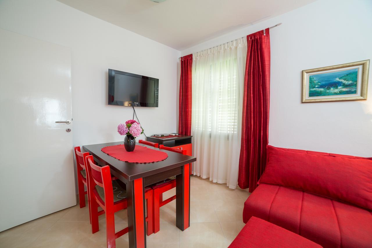 Sofija Apartments Sveti Stefan Bagian luar foto