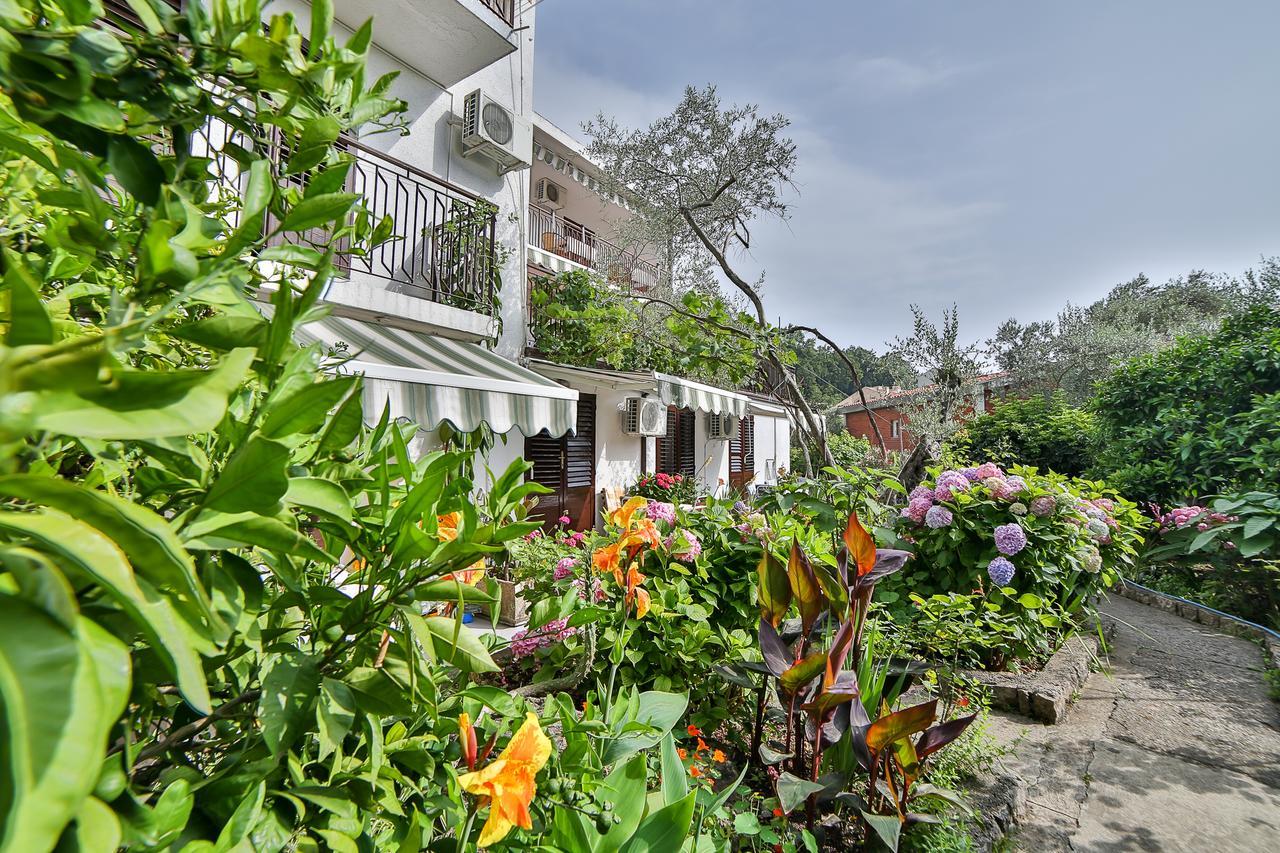 Sofija Apartments Sveti Stefan Bagian luar foto