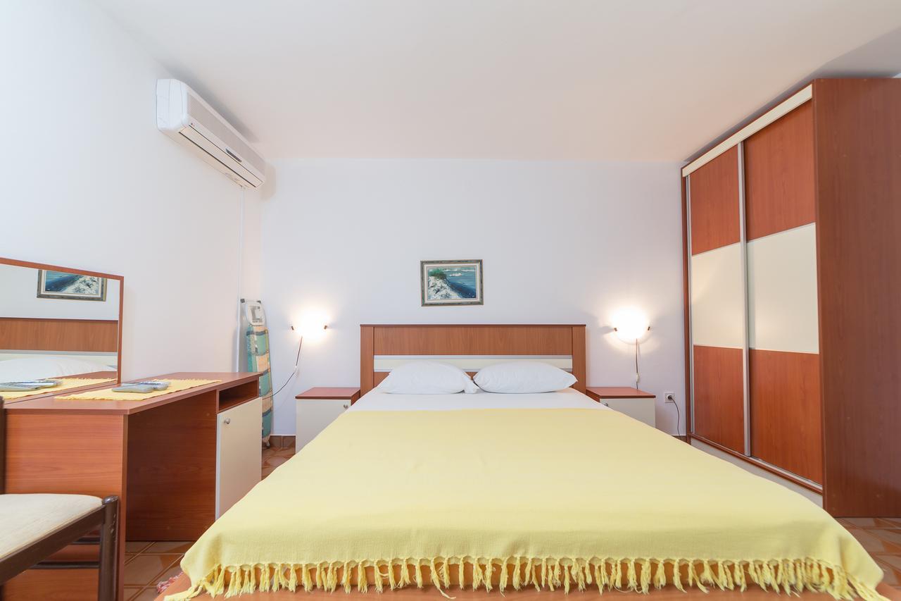 Sofija Apartments Sveti Stefan Bagian luar foto