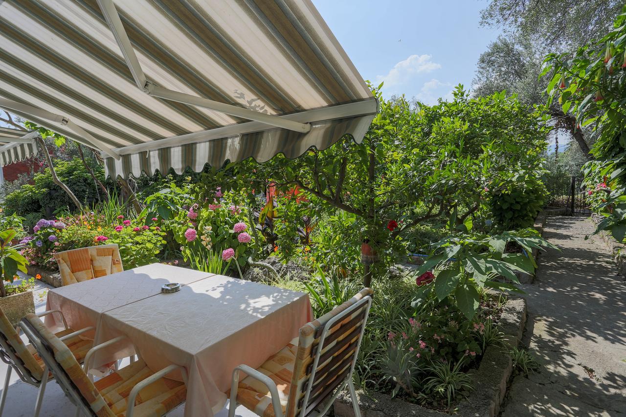 Sofija Apartments Sveti Stefan Bagian luar foto
